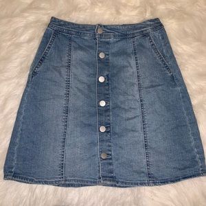 Jean mini skirt with buttons